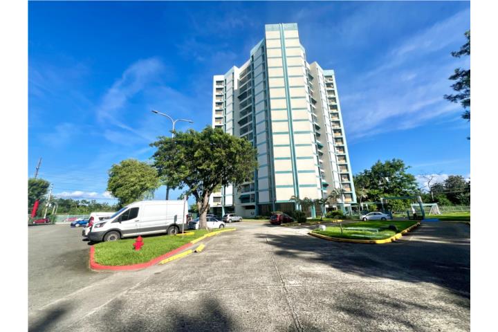 Condominio-Torre De Carolina Cond. Torres de Carolina 3h y 1b céntrico. Apartamento en Carolina