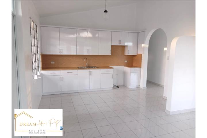 Barrio-Guanabano RENTA AGUADA- En excelente localización Casa en Aguada