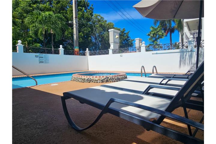 Condominio-Chalet Del Mar Precio ajustado Vive el encanto costero Apartamento en Rincón