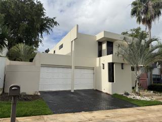 Urbanizacion-Villa Hucar Beautiful two-story 4 Bedroom 2.5 Bath Pool Casa en San Juan - Río Piedras