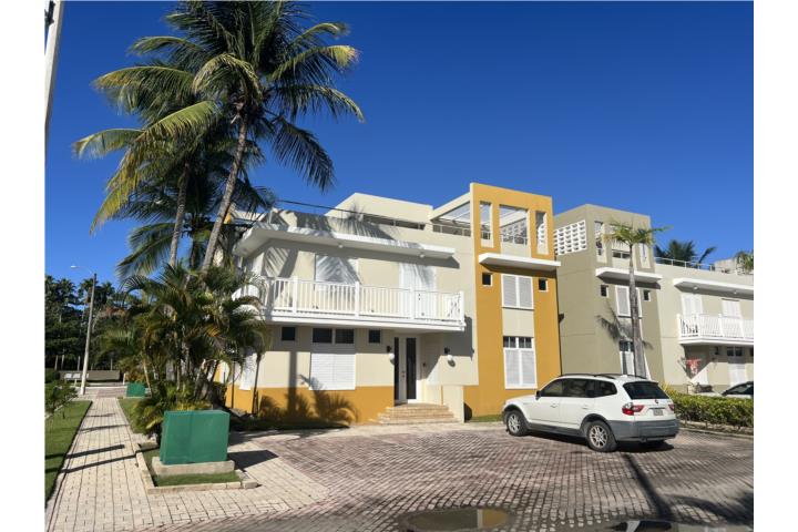 Condominio-The Clusters The Clusters great location Casa en Vega Alta