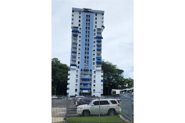 Condominio-Saint Moritz Saint Moritz Ave. San Patricio Vista!! Apartamento en Guaynabo