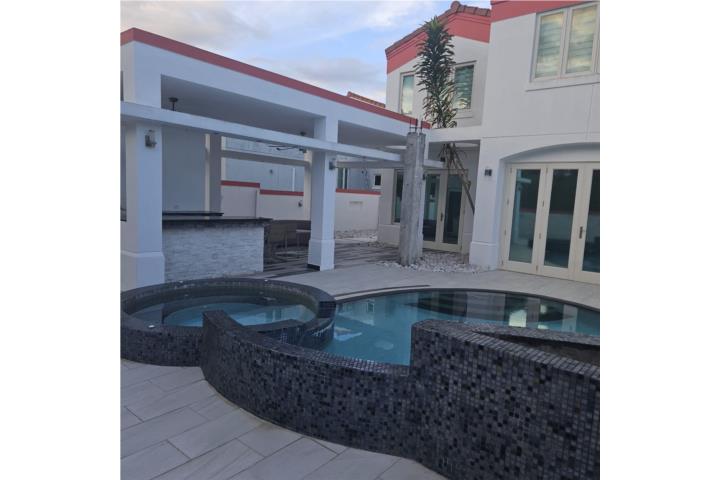 Urbanizacion-Las Nubes NO PAGAS LUZ 4 H/5.5 B PISCINA FULL REMODELA FULL Casa en Caguas