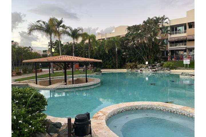 Condominio-Valles De Torrimar *WUP REMODELADO & AMUEBLADO* Apartamento/WalkUp en Guaynabo