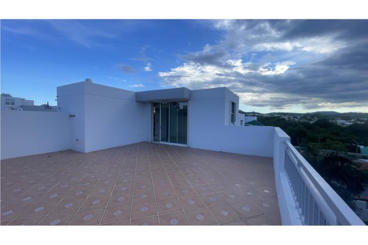 Condominio-Paseo Monte PH Paseo Monte Apartamento/WalkUp en San Juan - Río Piedras