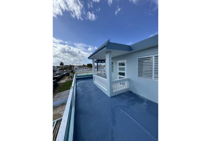 Remodelada Levittown 3H-1B