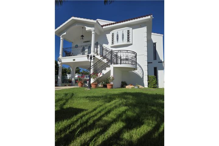 Barrio-Calvache Rincón 3BR Gem  Move-in Ready with Perks Casa en Rincón