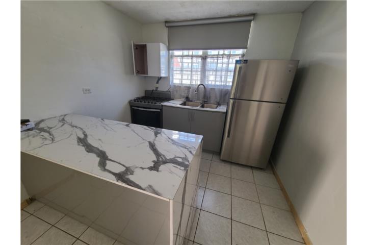 Urbanizacion-Levittown Apt Amplio LISTO 1 Hab Y1 B $750 Apartamento en Toa Baja - Levittown