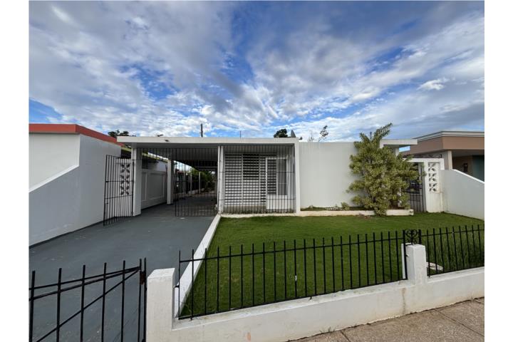 URB. ALTURAS DE VEGA BAJA-EXCELENTE UBICACION