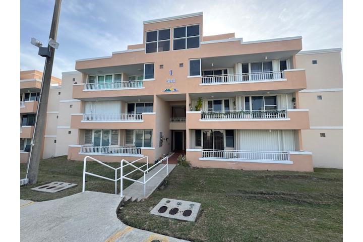 Condominio-Vista Real Cond. Vista Real - Primer piso Apartamento/WalkUp en Fajardo