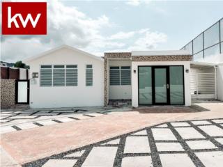 CASA EN URB. LLANOS DE GURABO