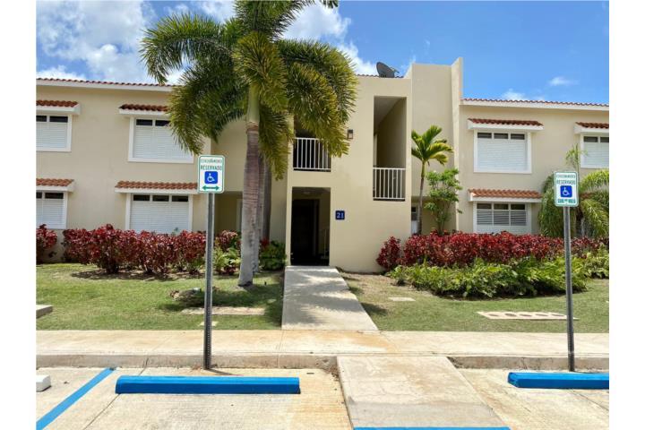 Condominio-El Legado EXCELENTE PH AMUEBLADO CON HERMOSA VISTA! Apartamento/WalkUp en Guayama