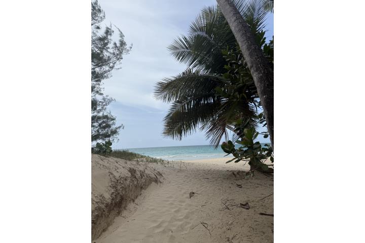 Condominio-Isla Verde Beach Tower Penthouse! Apartamento en Carolina