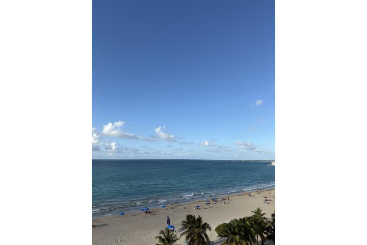 Condominio-Isla Verde Tiffany. Vista espectacular al mar. Apartamento en Carolina - Isla Verde