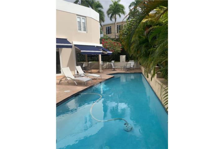 Urbanizacion-Martins Court MARTINS COURT REMODELADA PRECIOSA PISCINA Casa en Guaynabo