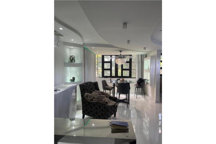 Condominio-Suchville Park REMODELADO 4H Y 2B. 2 PARKING SEG 24-7 Apartamento/WalkUp en Guaynabo