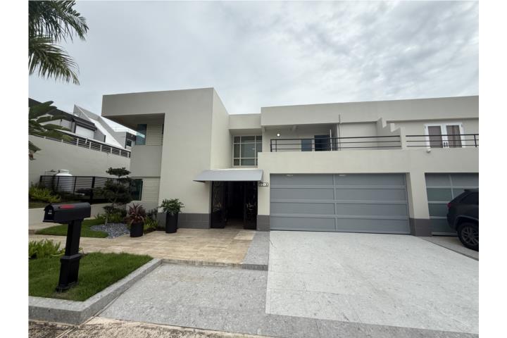 Urbanizacion-Tintillo Hills TINTILLO 4-2.5 Casa en Guaynabo