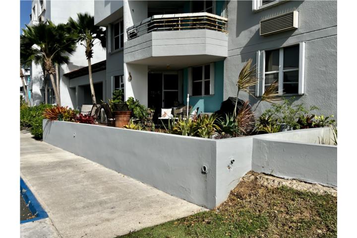 Condominio-Chalets De La Playa Chalets de la Playa Gardens Apartamento/WalkUp en Vega Baja