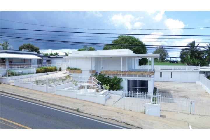 Barrio-Bejucos Isabela Casa remodelada 3ctos 2baños Casa en Isabela