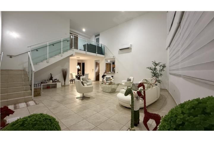 Condominio-Palacios De Escorial Palacios del Escorial: Penthouse 4H & 3B Apartamento en Carolina