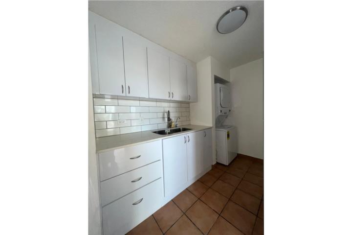 Condominio-Plaza Universidad 2000 Plaza Universidad - Remodelado Apartamento en San Juan - Río Piedras