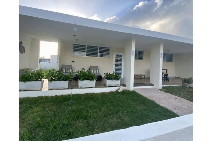 Urbanizacion-San Demetrio Urb San Demetrio a pasos playa Amueblada Casa en Vega Baja