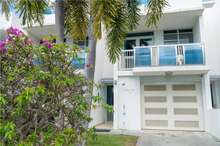 Condominio-Wave Coast Private pool ocean-view rooftop Apartamento en Rincón