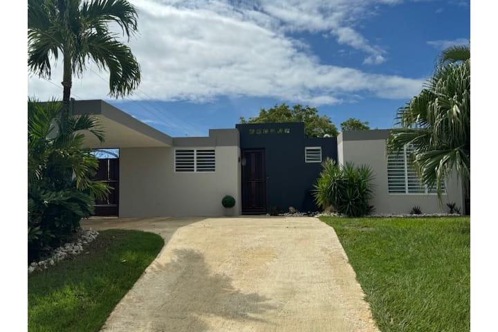 Urbanizacion-Brisas De Campo Alegre CASA AMUEBLADA !!! DE ESQUINA AIRES @J@ Casa en Aguadilla