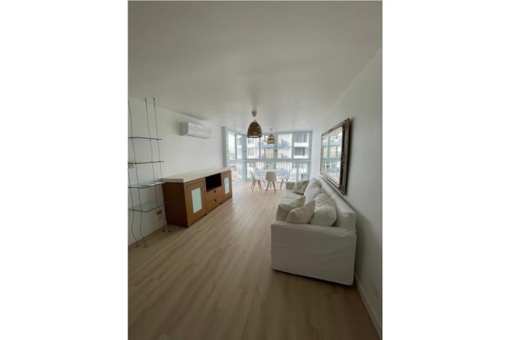 Condominio-Reef Tower COND. REEF TOWER ! OCEAN AND CITY VIEWS Apartamento en Carolina - Isla Verde