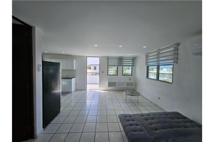 Urbanizacion-Vistamar 3H/1B en 2do piso en Vistamar Apartamento en Carolina