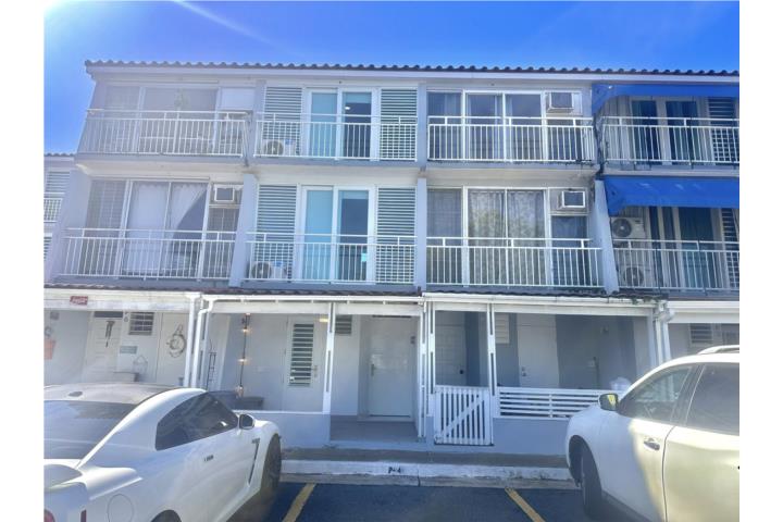 Urbanizacion-Dorado Del Mar Chalets Cond. Villas de Playa II -Dorado del Mar Apartamento en Dorado