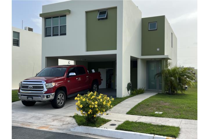 Urbanizacion-Vega Serena VEGA SERENA PRECIOSA 787-367-3135 $2300 Casa en Vega Baja