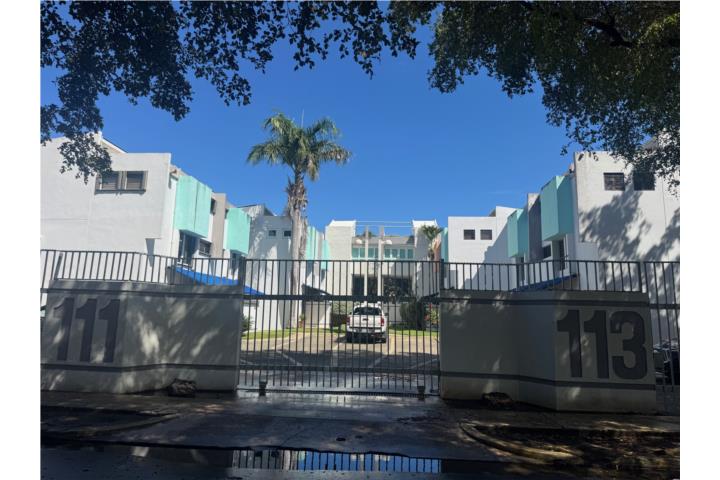 Sector-Punta Las Marias TH Doncella 113 Punta Las Marías 3bed 2 bath 2pkgs Casa en San Juan - Santurce