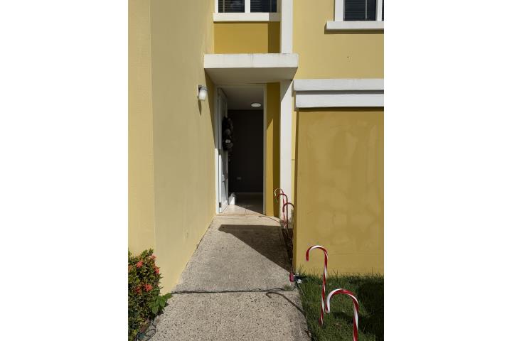 Condominio-Islabella en Los Prados SE ALQUILA Apt Garden islabella Apartamento/WalkUp en Caguas