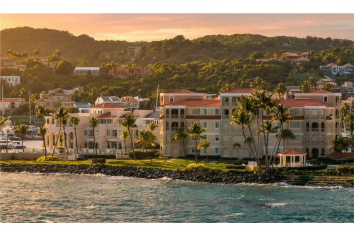 Condominio-Plaza Del Mar Palmas del Mar Prime Oceanfront Residence Single-Level Apartamento en Humacao - Palmas