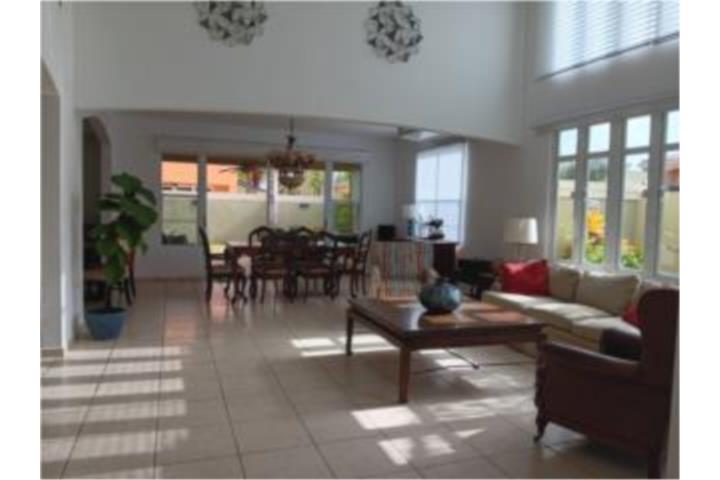 Urbanizacion-Grand Palm Amueblada! con Generador... Casa en Vega Alta