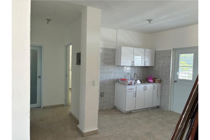 Barrio-Pueblo CENTRO DEL PUEBLO FRENTE A PLAZA 3H-1B Apartamento en Ceiba