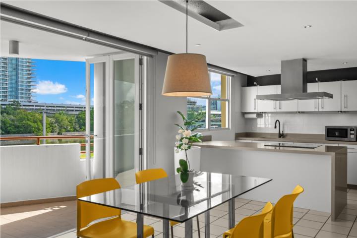 Condominio-Bayside Cove BAYSIDE COVE - Remodeled with a lovely VIEW! Apartamento/WalkUp en San Juan - Hato Rey