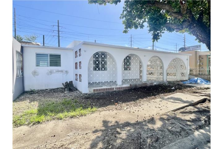 Urbanizacion-El Comandante **Ganga $1100 Terrera Remodelada Full** Casa en Carolina