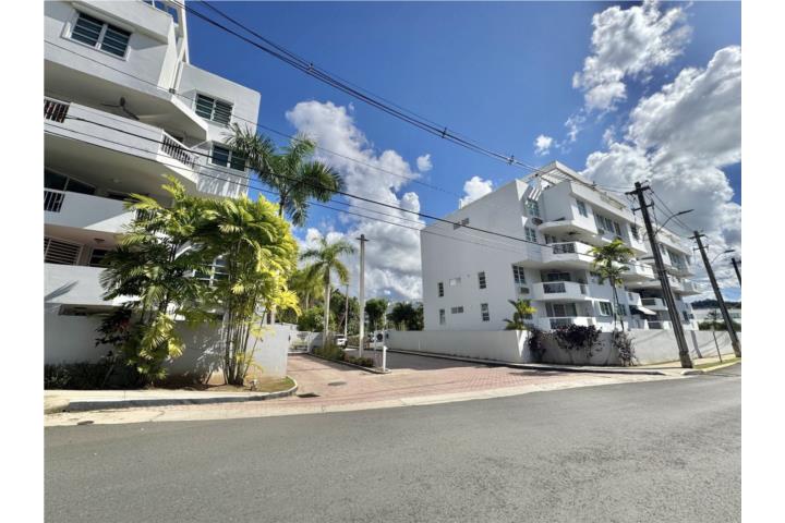 Condominio-Prados del Monte Prados del Monte PH Guaynabo Apartamento/WalkUp en Guaynabo