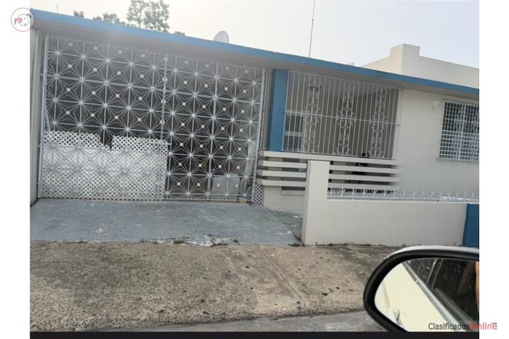 Casa en Villa Palmeras-Santurce. Remodelada