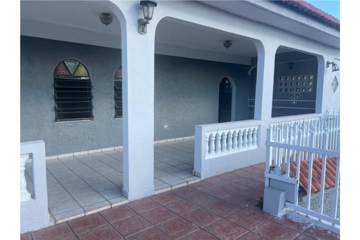 Urbanizacion-Valle Arriba Moderna residencia en segundo piso 3/2 Casa en Carolina