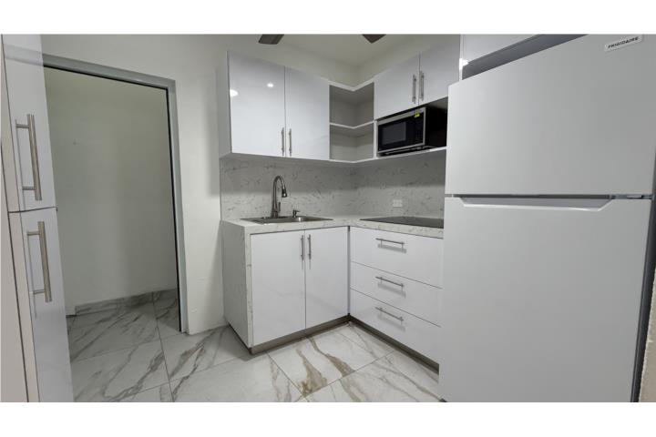 Condominio-Julio Bogoricin Edif. 1606 Ponce de Leon Ave ***PONCE DE LEON*** Apartamento en San Juan - Hato Rey