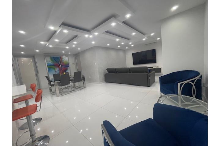 Condominio-Palacios * DE REVISTA / PALACIOS DE ESCORIAL * Apartamento en San Juan - Río Piedras