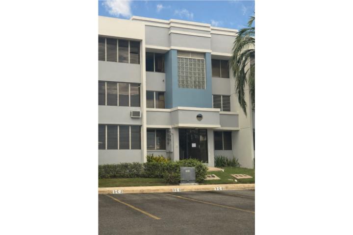 Condominio-Chalets Del Parque 2do Piso 3/2 Chalets del Parque Apartamento/WalkUp en Guaynabo
