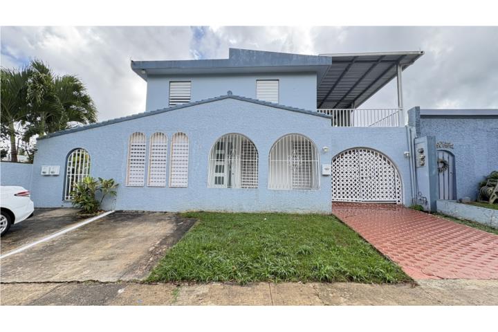 Urbanizacion-Turabo Gardens Turabo Gardens V en 1er nivel con marquesina ext! Casa en Caguas