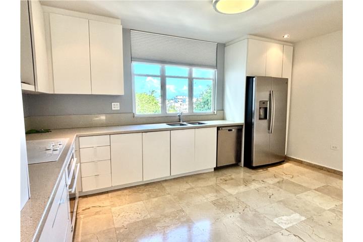 Condominio-Mc Leary 1800 Mc Leary Price Improvment!! Apartamento en San Juan - Condado-Miramar