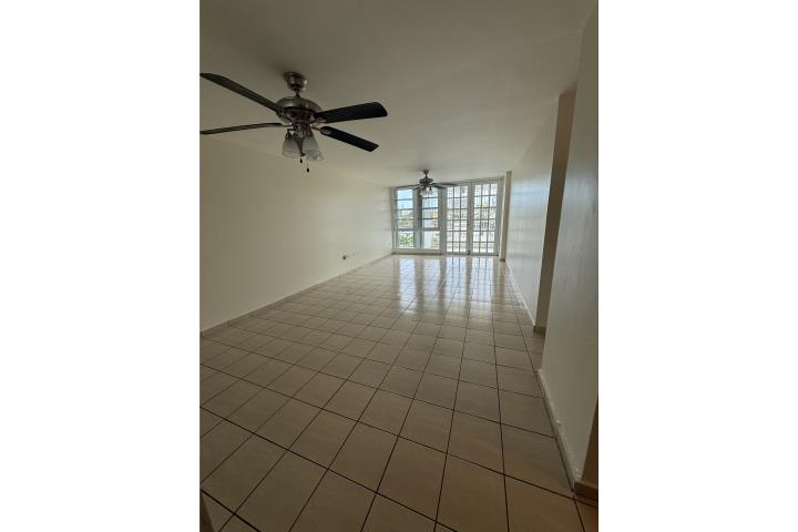 Iberia II recien pintado 2H-2B-1P