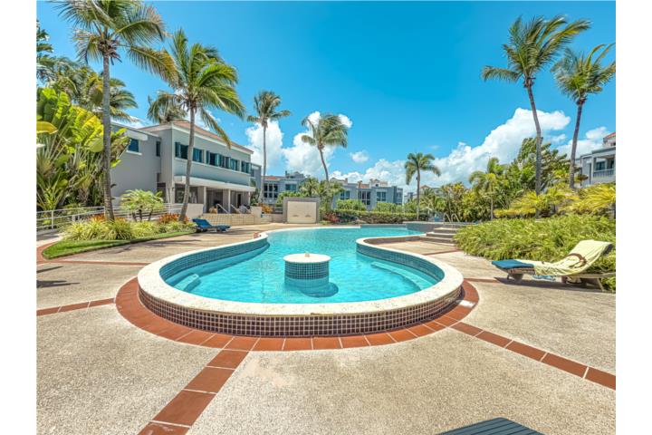 Condominio-Palma Dorada Village Garden apartment at Palma Dorada Apartamento en Vega Alta