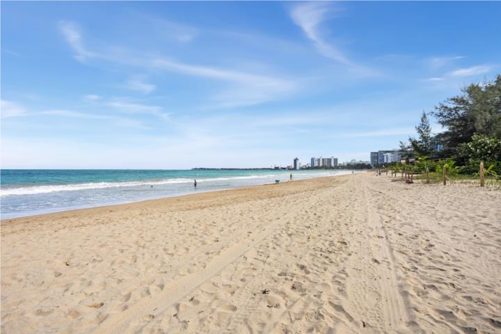 Condominio-Castillo Del Mar UTILIDADES INCLUIDAS & VISTA PRIVADA AL MAR Apartamento en Carolina - Isla Verde